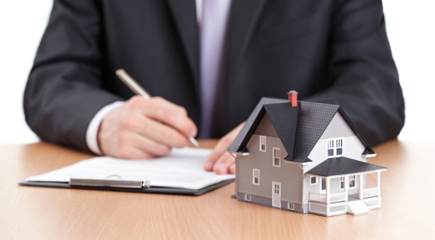 Rechtsanwalt für Immobilienrecht und Vertragsrecht, Notarielle Beurkundung