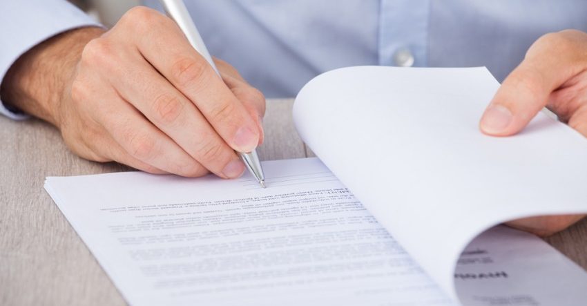 Anwalt Vertragsrecht Frankfurt_195975344 Rechtsanwalt für Vertragsrecht in Frankfurt am Main